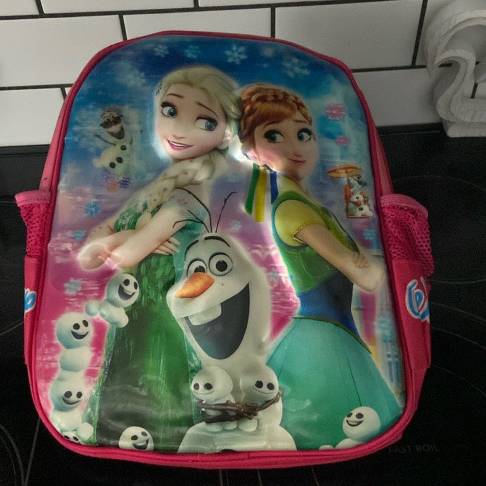NWOT Disney 3-D frozen kids backpack 11 x 13